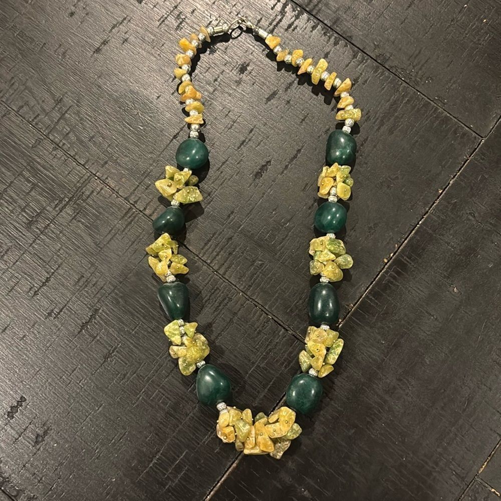Genuine Green Chip Bead Silver Tone Gemstone Handcrafted Southwestern Necklace​​